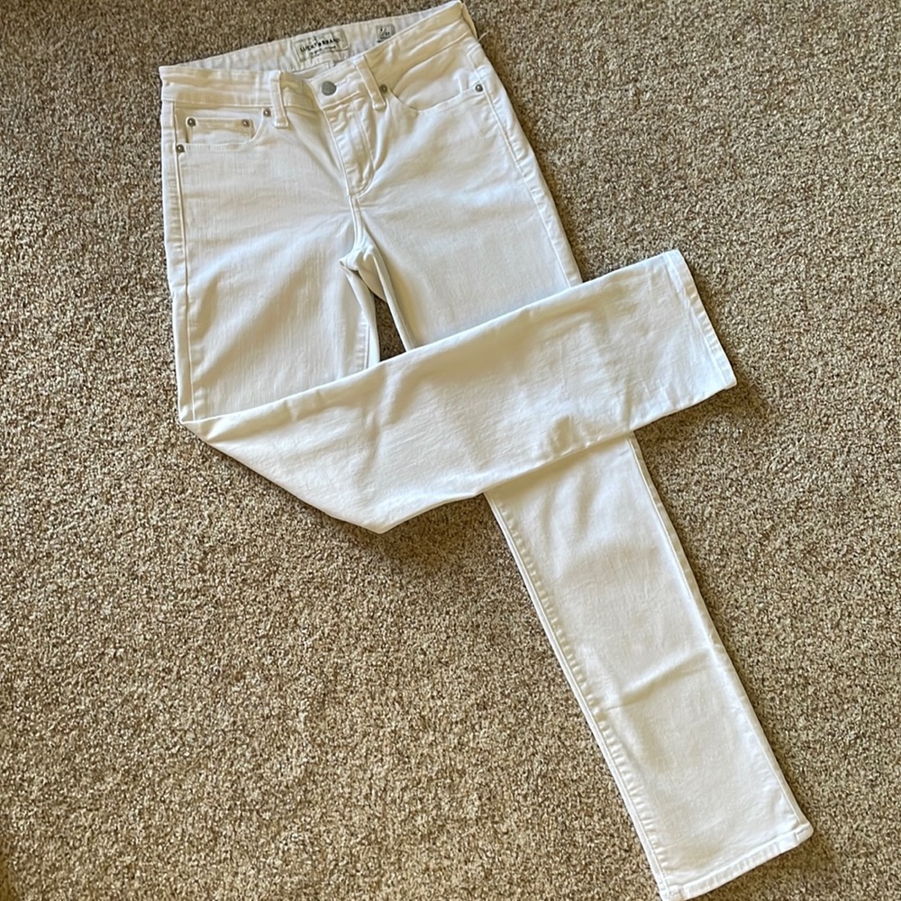 SALE!!! Like New 🍀 Lucky Brand 🍀 Sweet Straight White Denim Jeans Size 4/27.